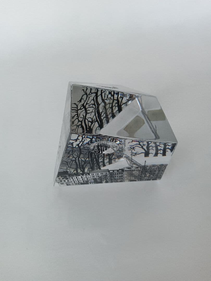 Baccaratバカラ　月と太陽の風景　9面体クリスタル置物箱入り