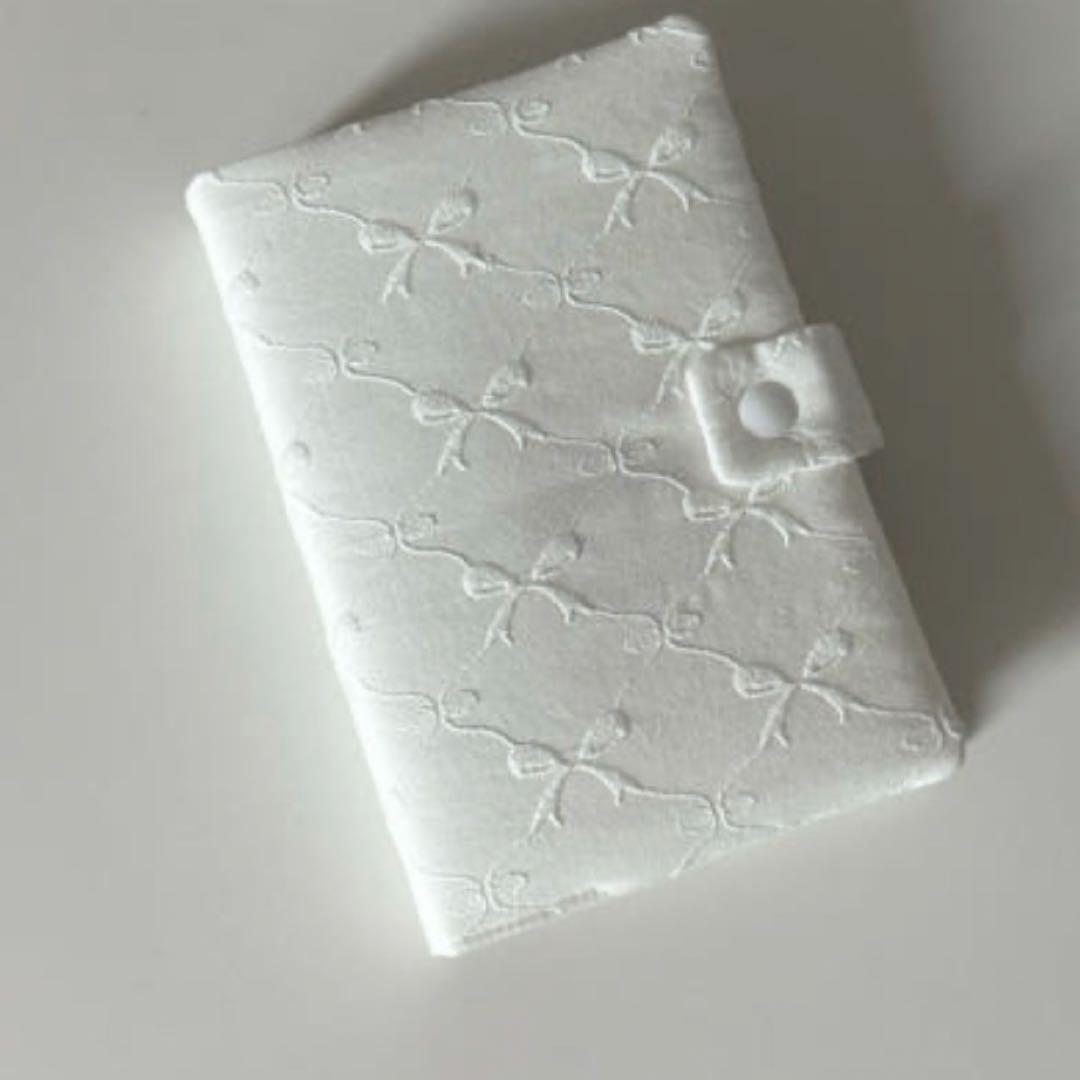 バインダーカバー　ホワイト　リボン刺繍　A6 韓国　貯金