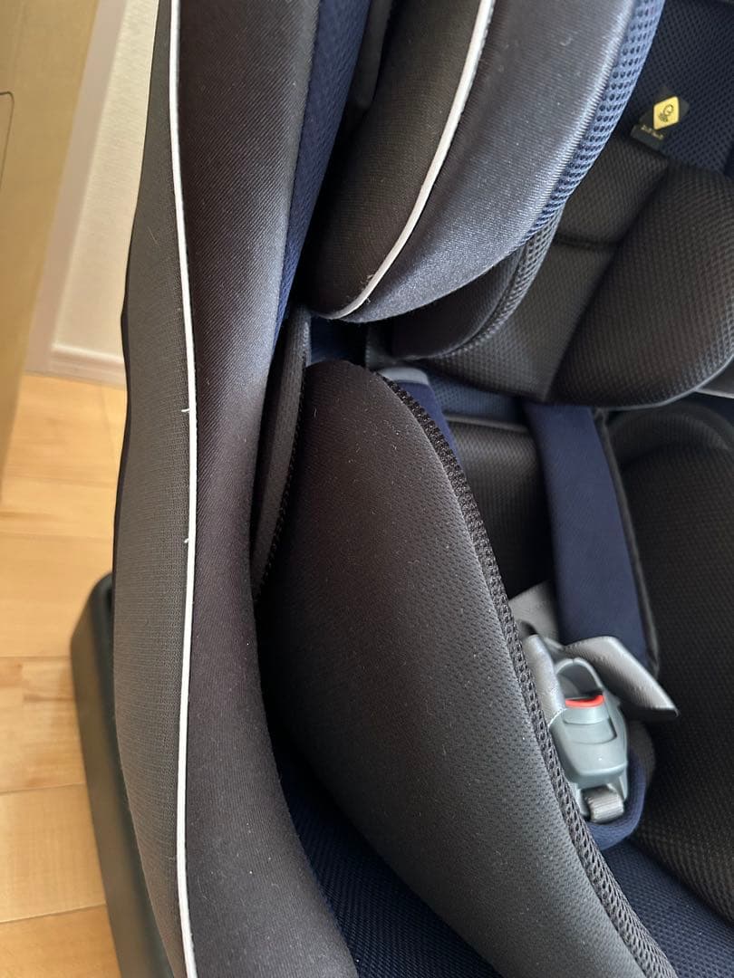 Combi コンビ ウィゴーグランデ チャイルドシート ジュニアシート　新生児
