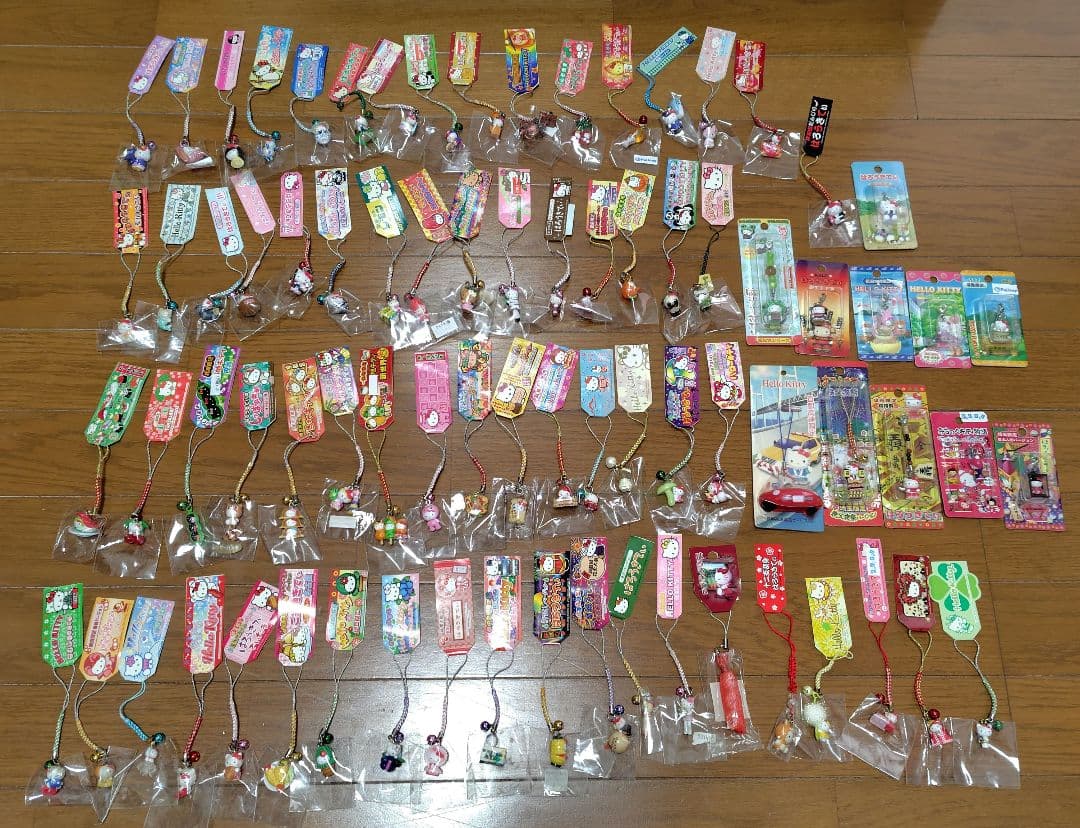 激レア　ご当地キティ　ハローキティ　大量 まとめ売り　根付　ストラップ 77個
