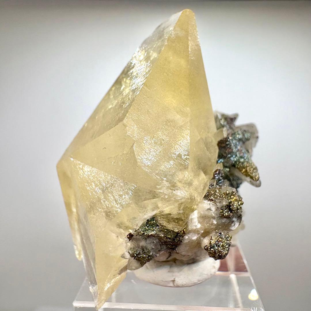 579 中国安徽省黄山市産　カルサイト&パイライト