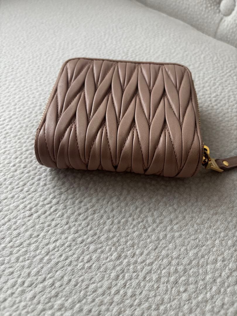 MIU MIU マテラッセ 二つ折り財布 CAMMEO 5ML522