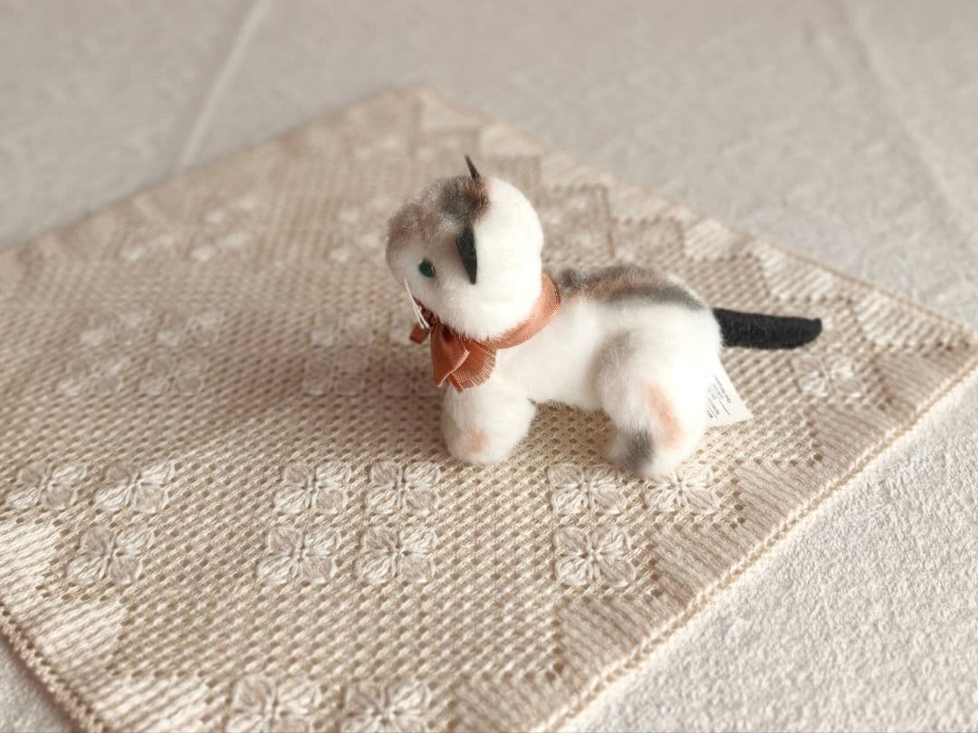 【mkuさま】 vintage cat ❀ グリーンの瞳の 猫ちゃん