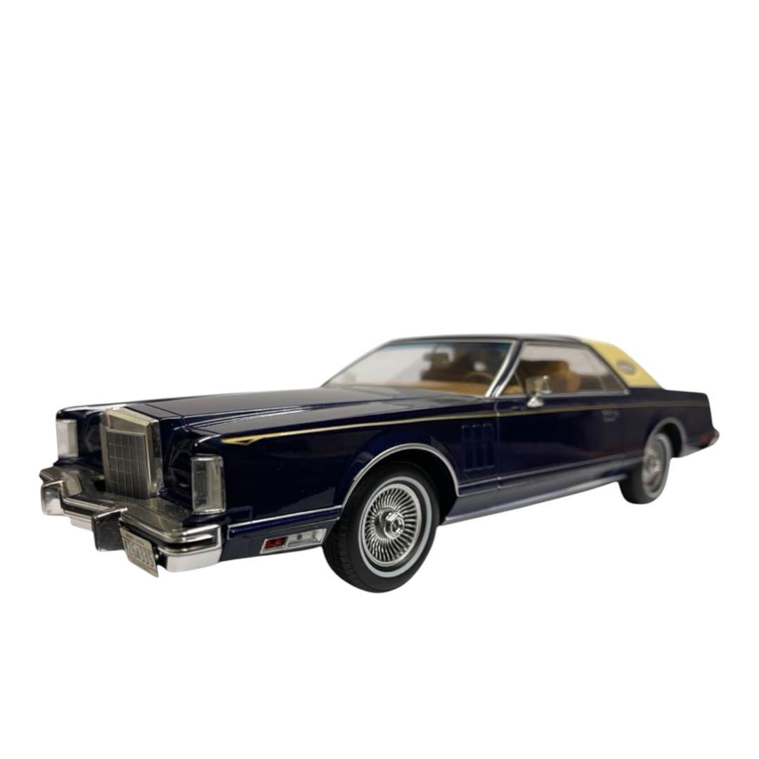 ミニカー MCG 1/18 1978 Lincoln Continental Mk. V