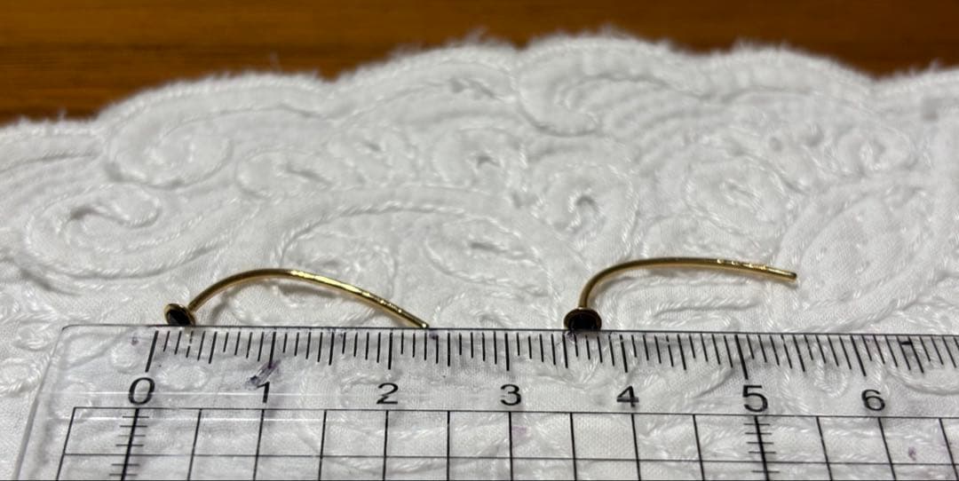 ヒロタカ　ブラックダイヤモンド ショートアロー ピアス　両耳