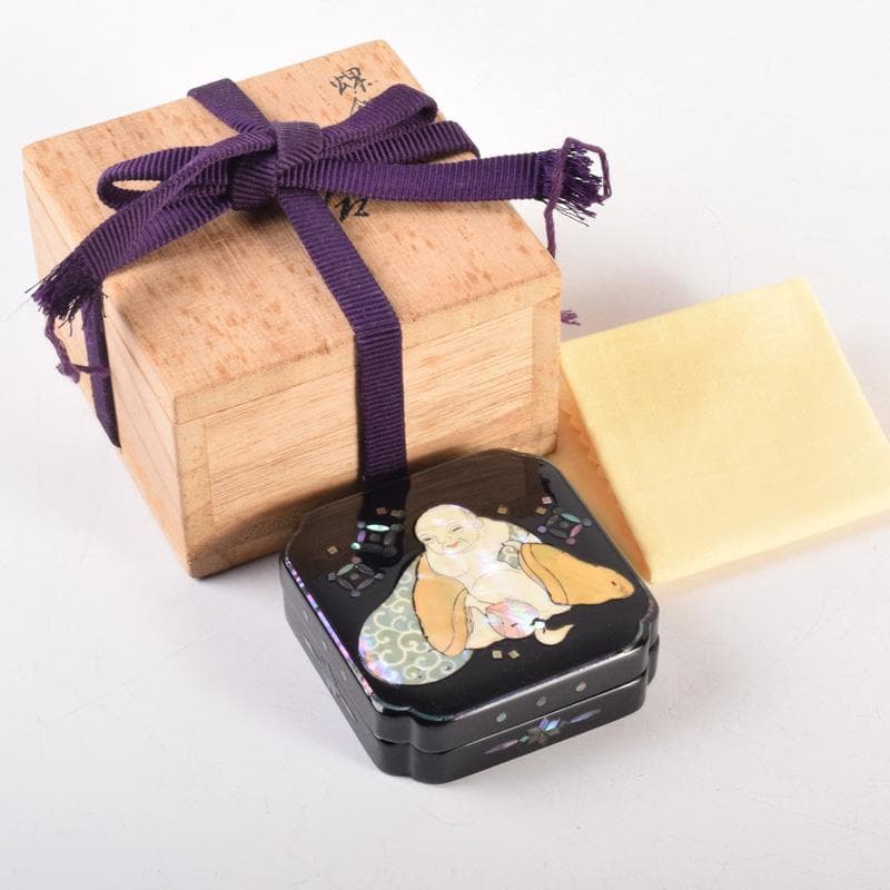 茶道具　壱寿作　螺鈿装飾　布袋蒔絵　香合　共箱　V　8324