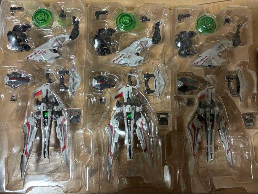 メタルビルド　ガンダムアストレイ　レッドドラゴニクス　カレトヴルッフ×3 付き