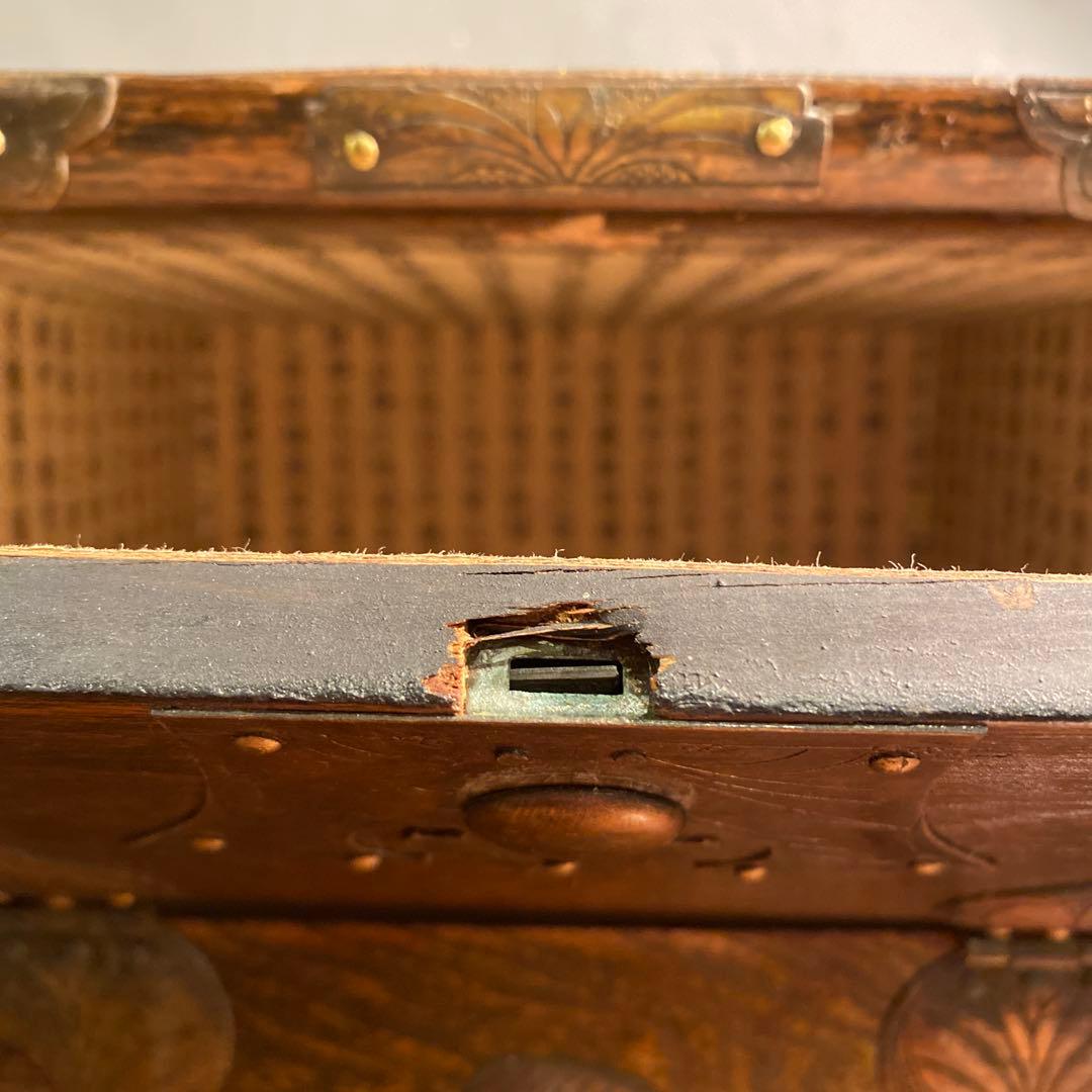 時代物 李朝箪笥 バンダジ 骨董品 飾り台 時代金具 木製チェスト 金庫