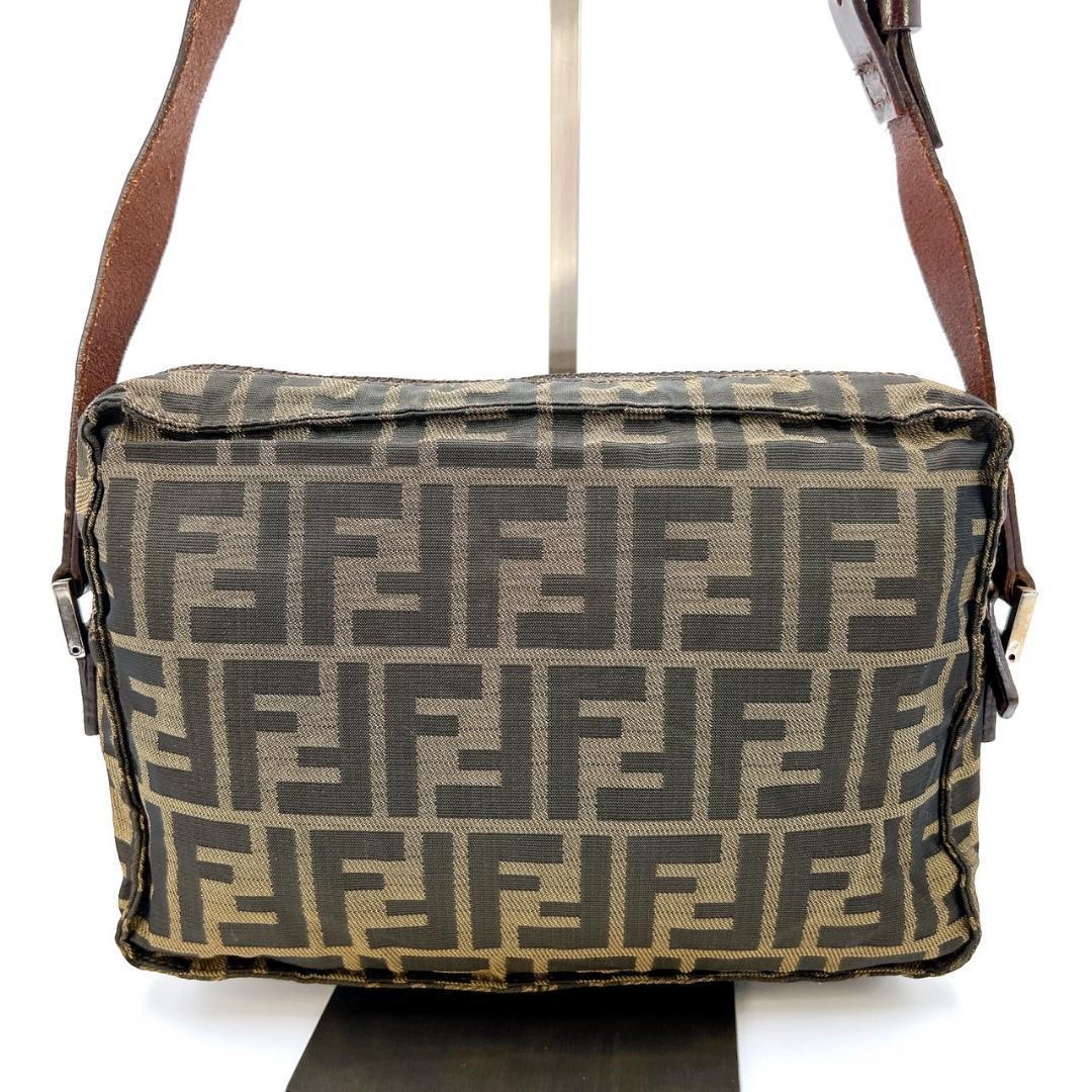【最終価格】FENDI　フェンディ　ショルダーバッグ　ズッカ柄