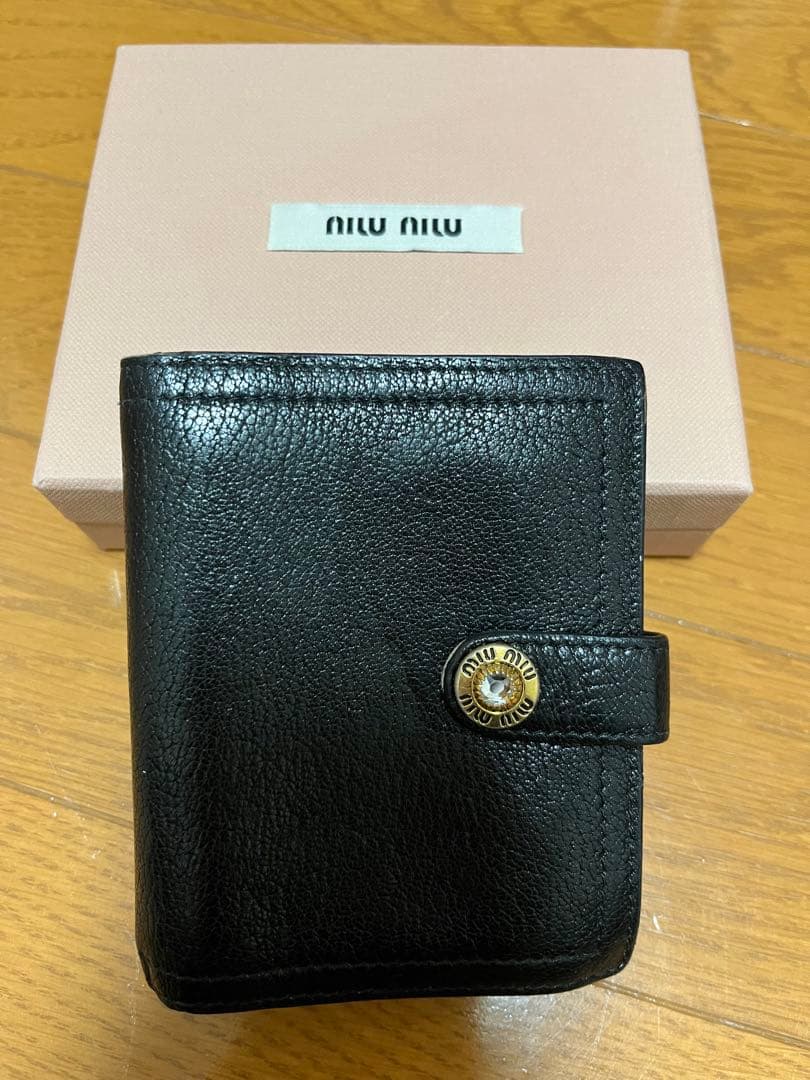 miu miu 黒 二つ折り財布