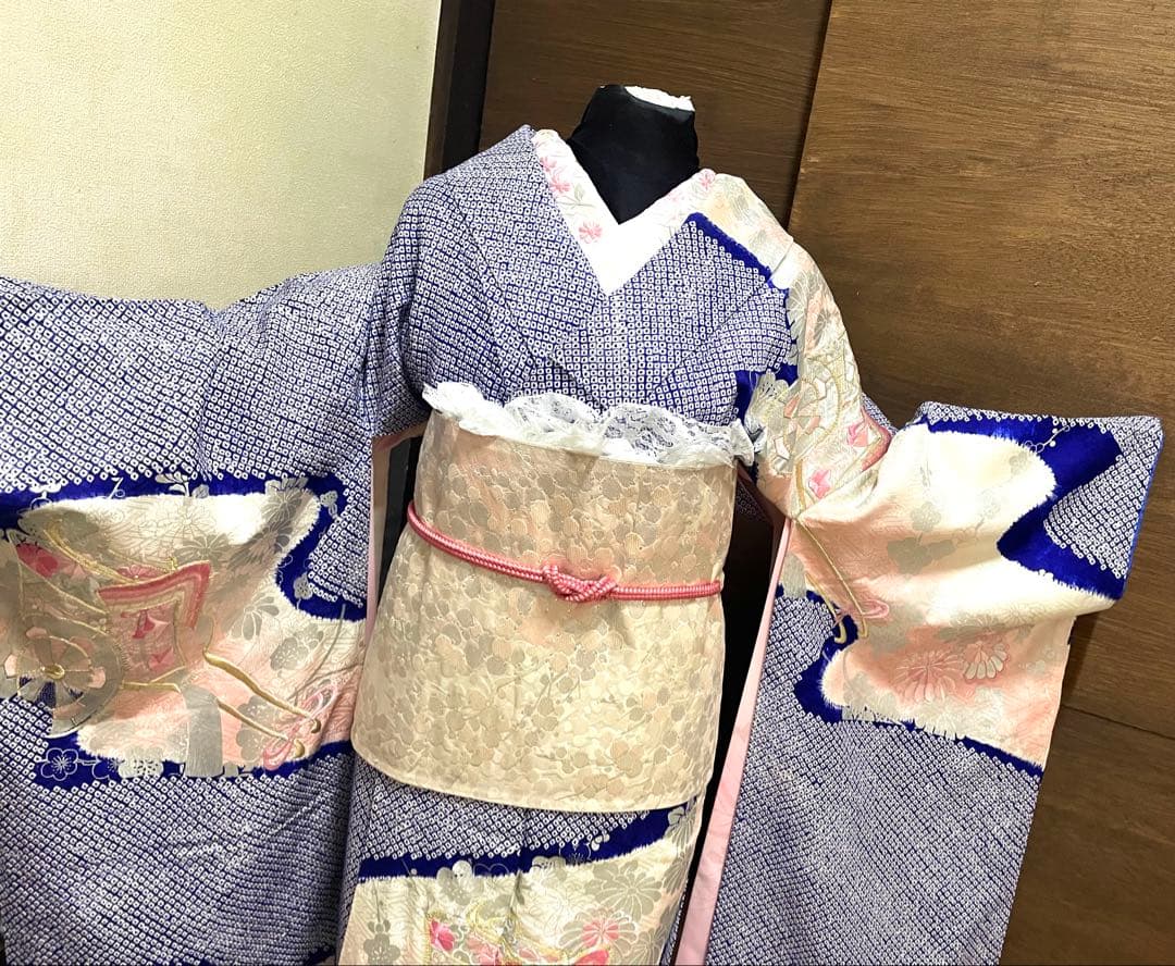 振袖 フルセット6点特価サイズM総絞り御所車銀駒刺繍　正絹　売り切り終了