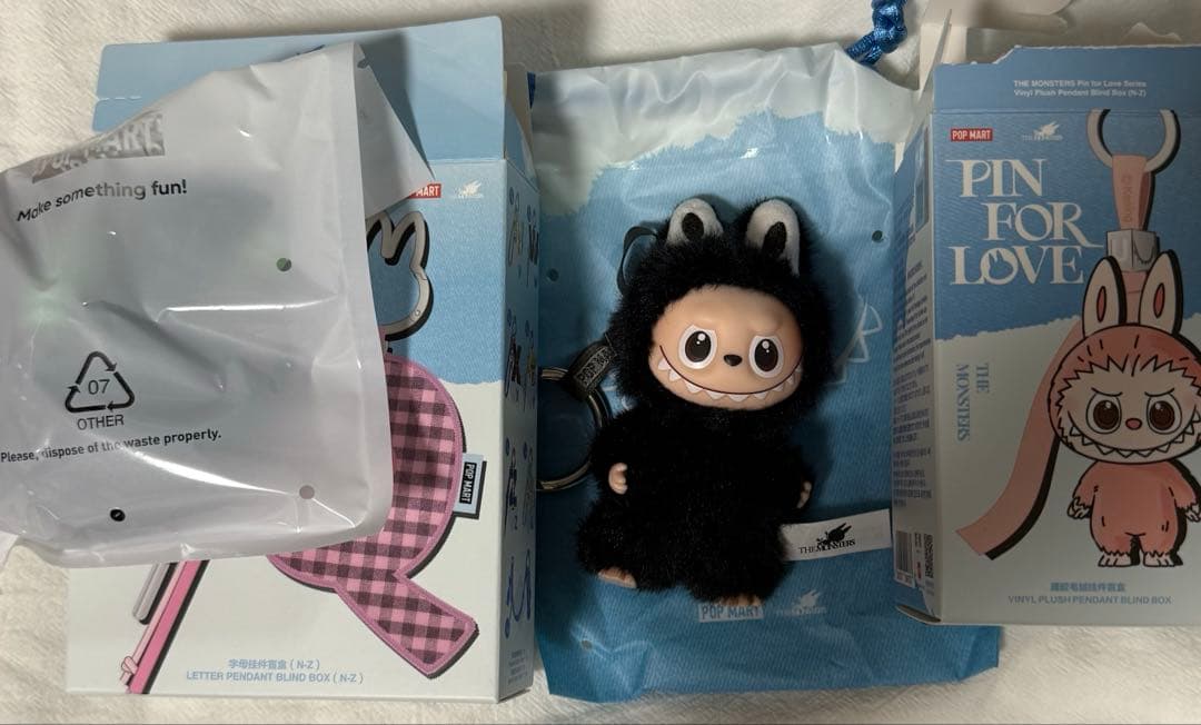 ラブブ☆PIN FOR LOVE☆Rセット☆イニシャル☆アルファベット