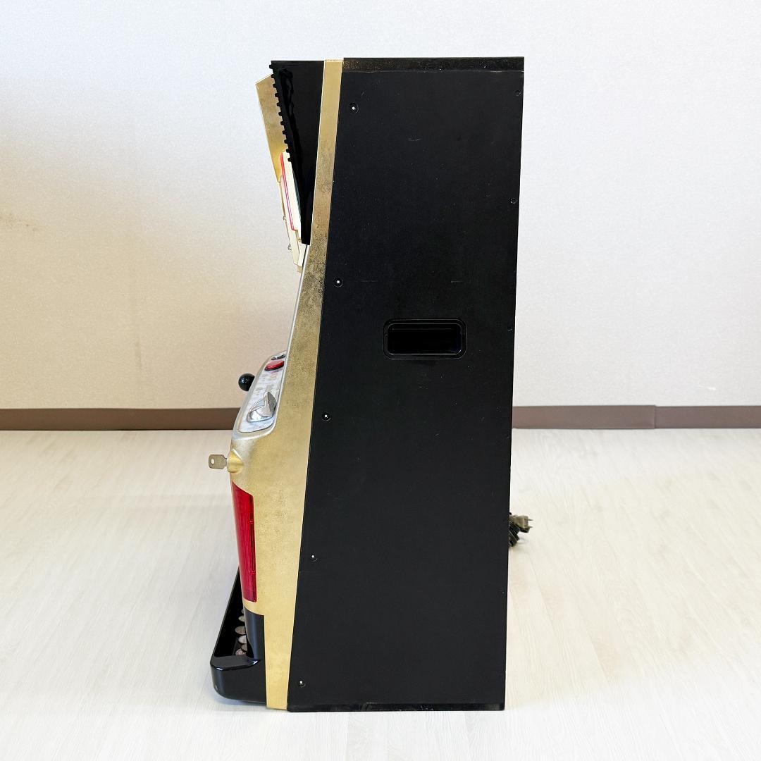 引取限定品 5号機 PLAYBOY スロットマシン