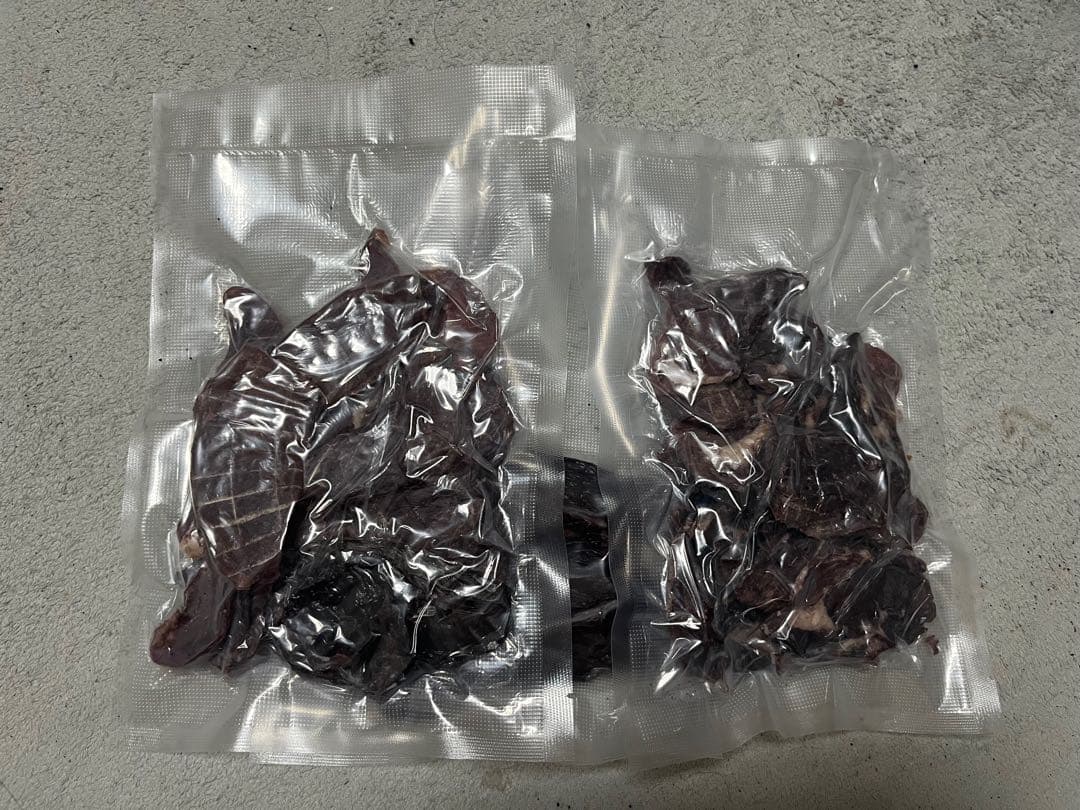 ウニ  日本鹿ジャーキー赤400g×5=2kg+骨300g×4=1.5kg