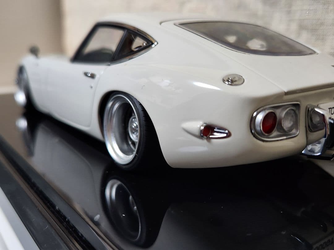 オートアート1/18　トヨタ2000GT
