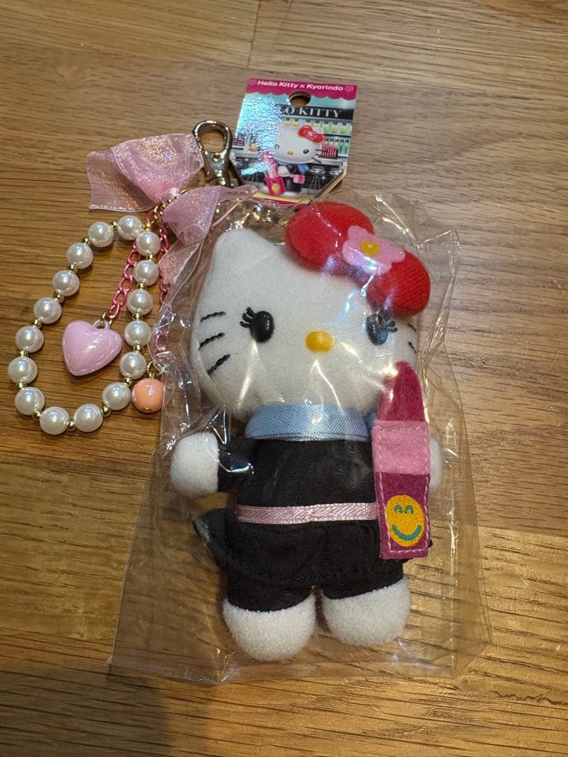 ハローキティ ビューティースタッフ　杏林堂コラボ