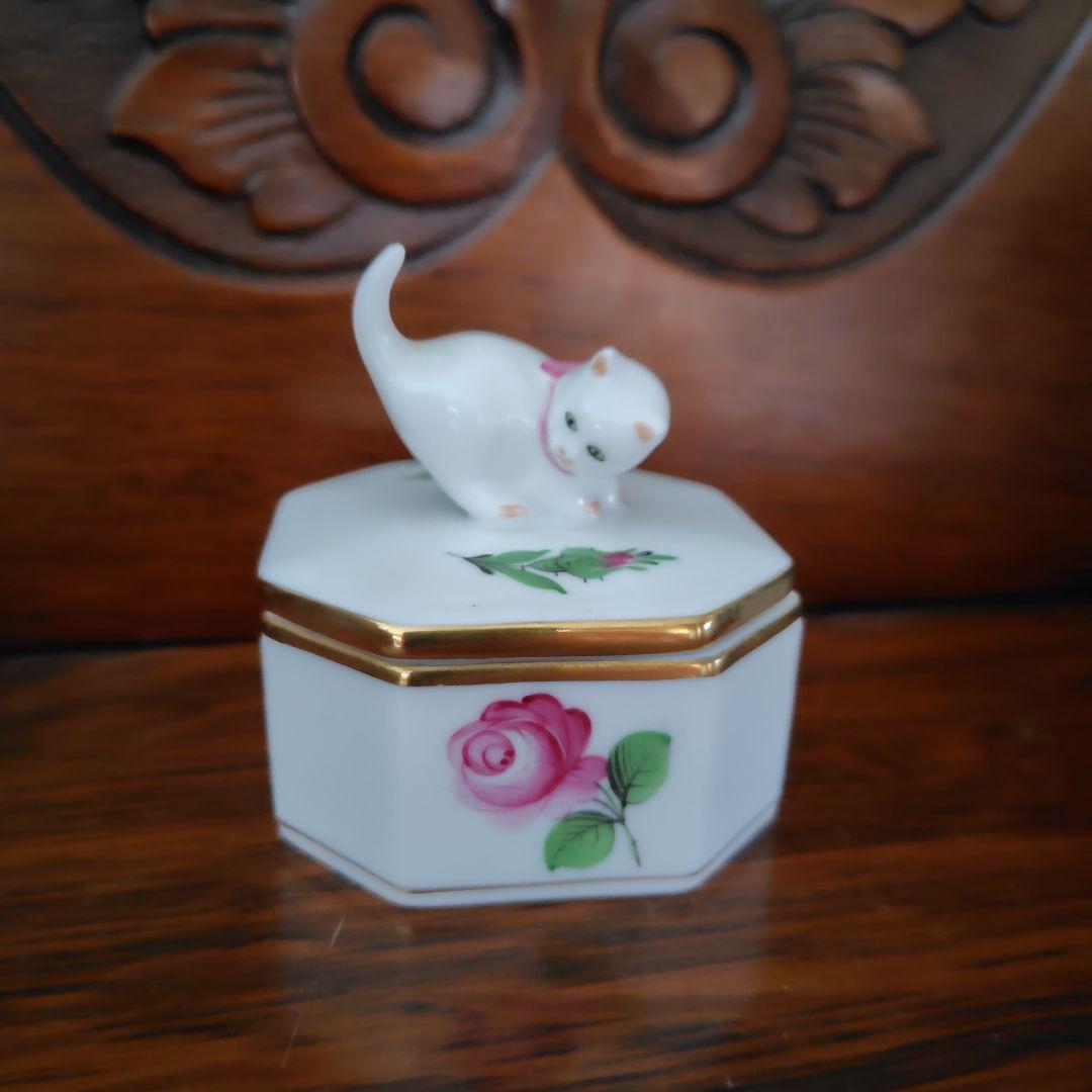 HEREND　ウィーンの薔薇　猫　八角形小物入れ
