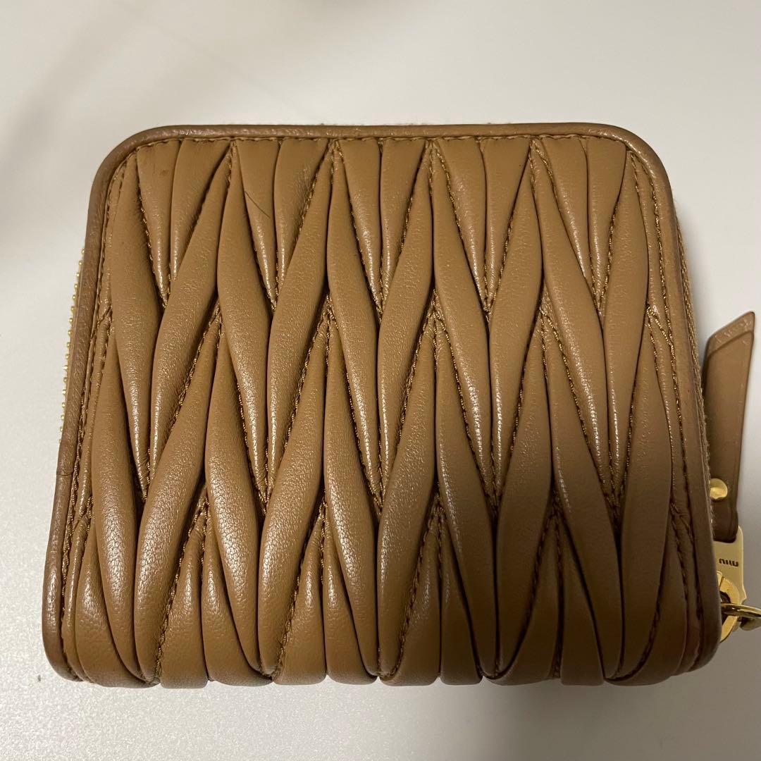 ✨未使用に近い✨　MIUMIU マテラッセル　折り財布　　茶　レザー　ICタグ