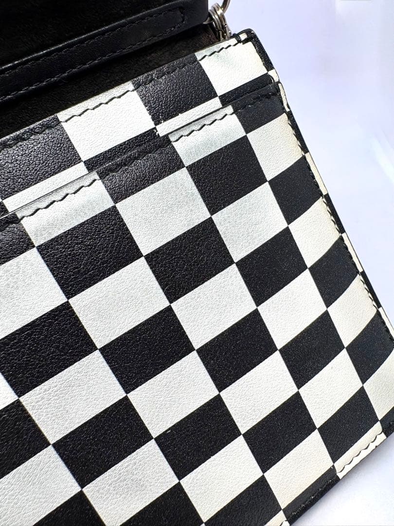 Christian Dior クリスチャンディオール 黒白チェーンウォレット