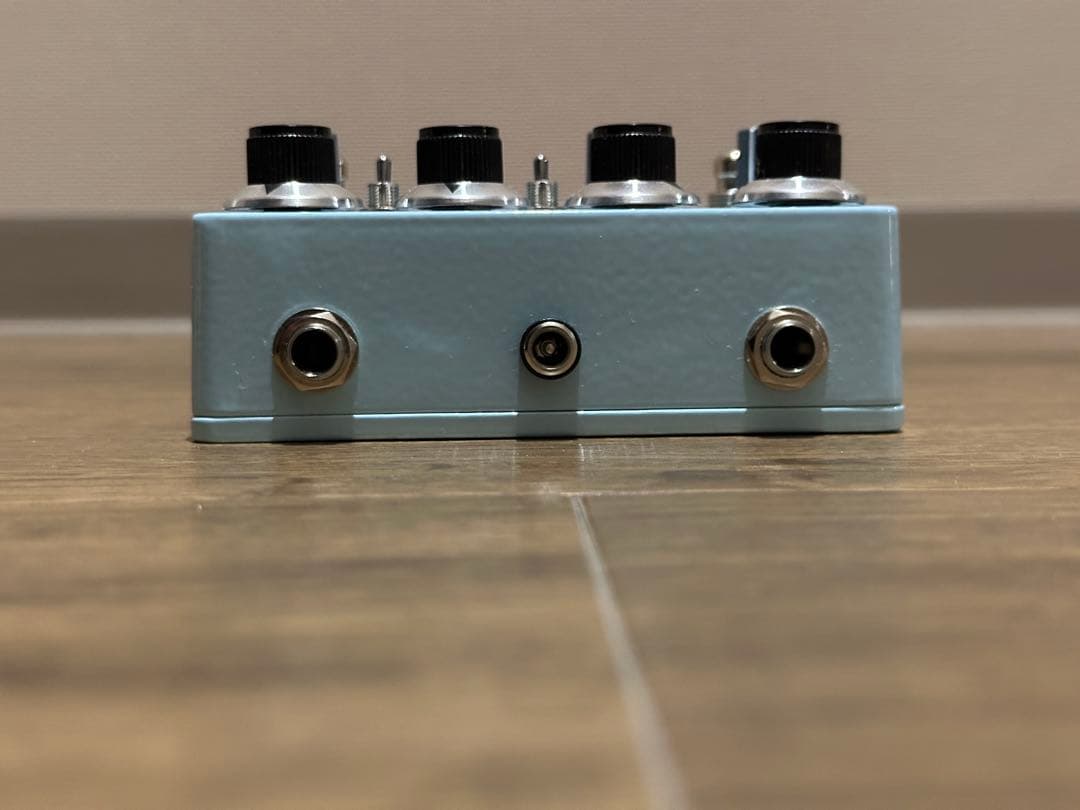 ギター Finding That Tone AMBAR/SONIC BLUE