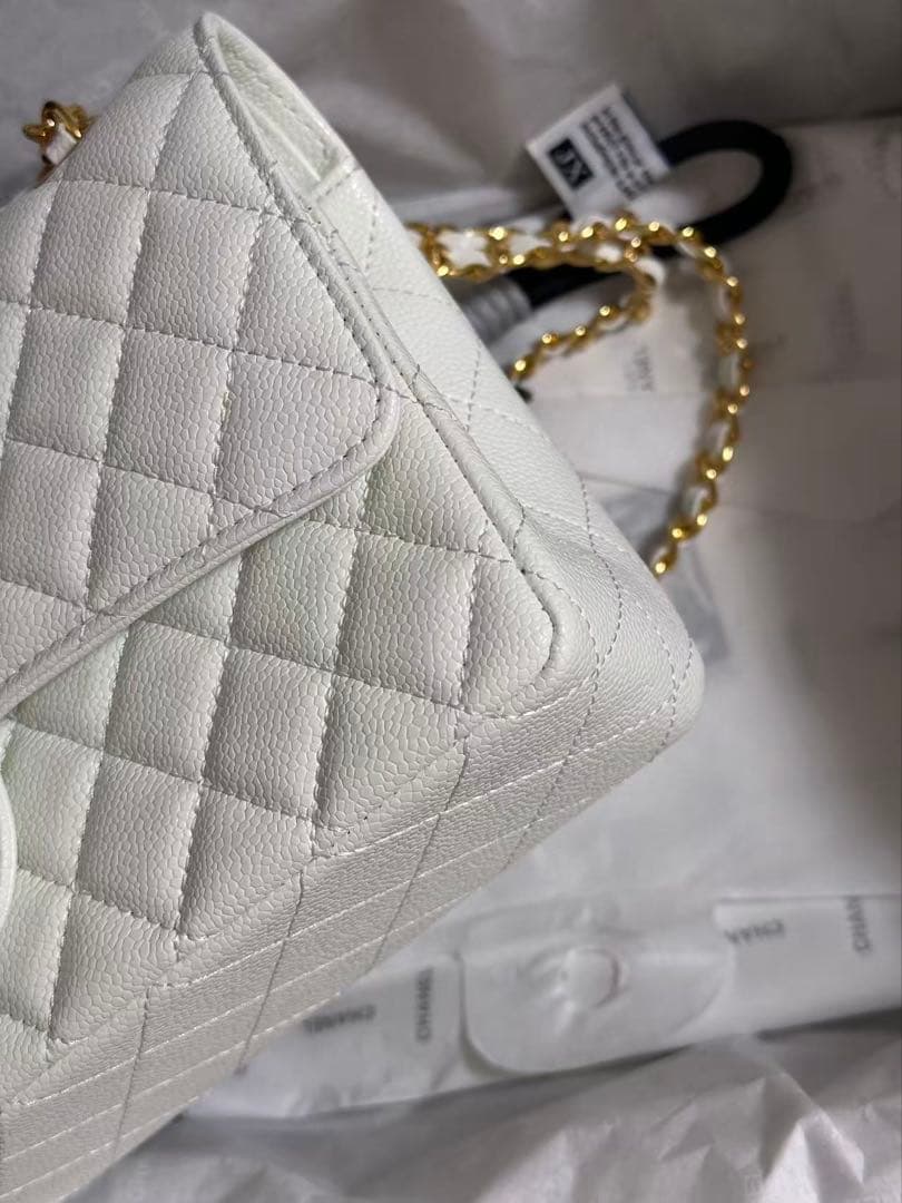 ノベルティ　CHANEL チェーン　ホワイトバッグ　キャビアスキン