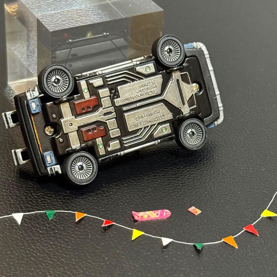 キャラウィール デロリアン Ⅱ カスタム品 1/64 バックトゥザフューチャー