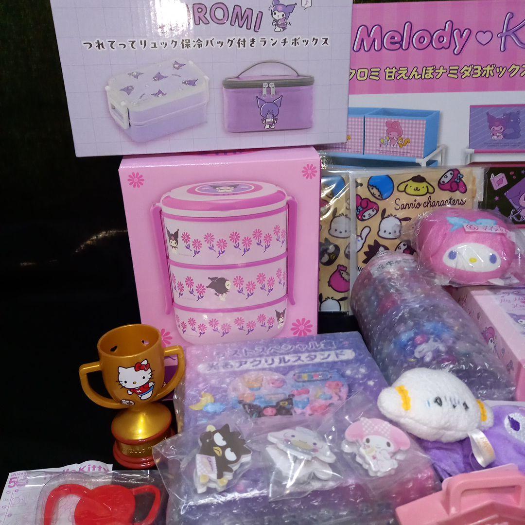 サンリオ　グッズ　まとめ売り　クロミ3ボックス付き収納ケース　ステンレスボトル他