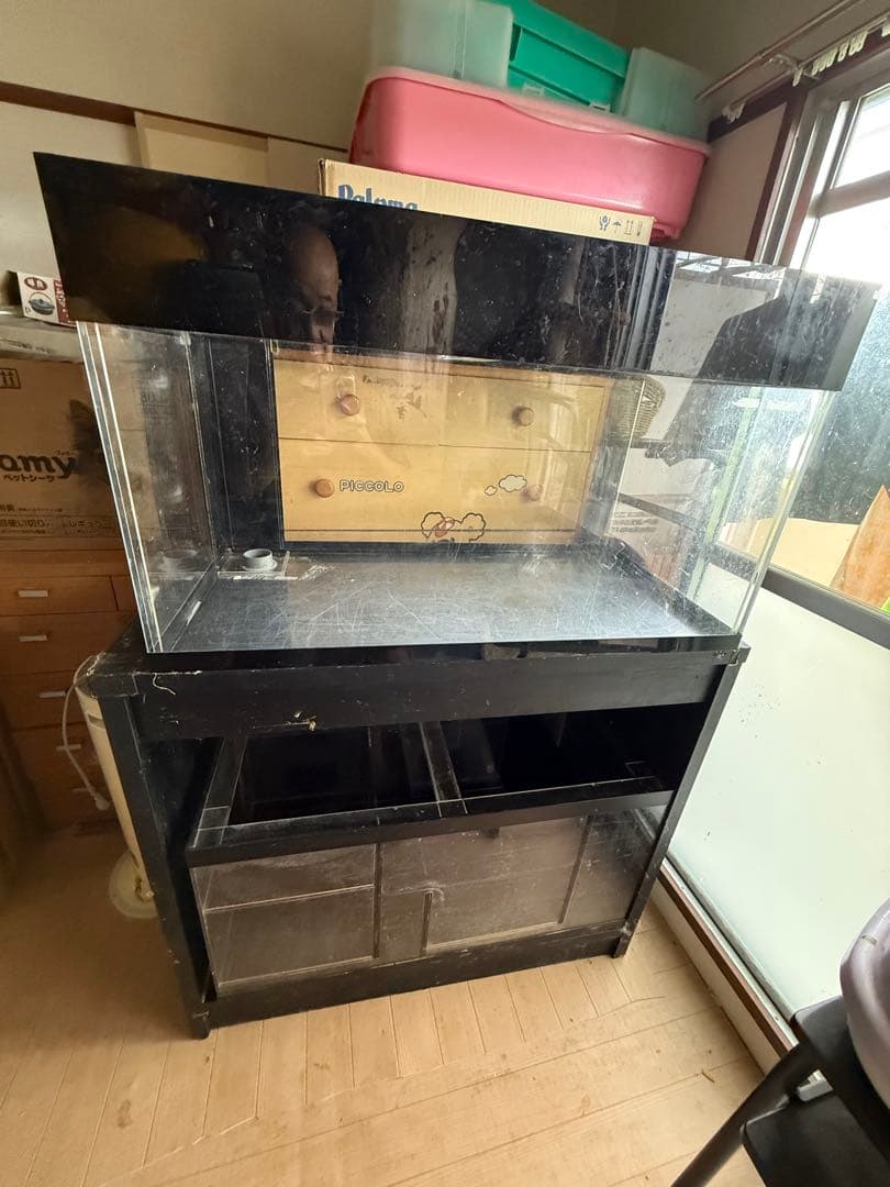 大きめの黒色アクリル水槽　引き取り限定　価格交渉ＯＫ