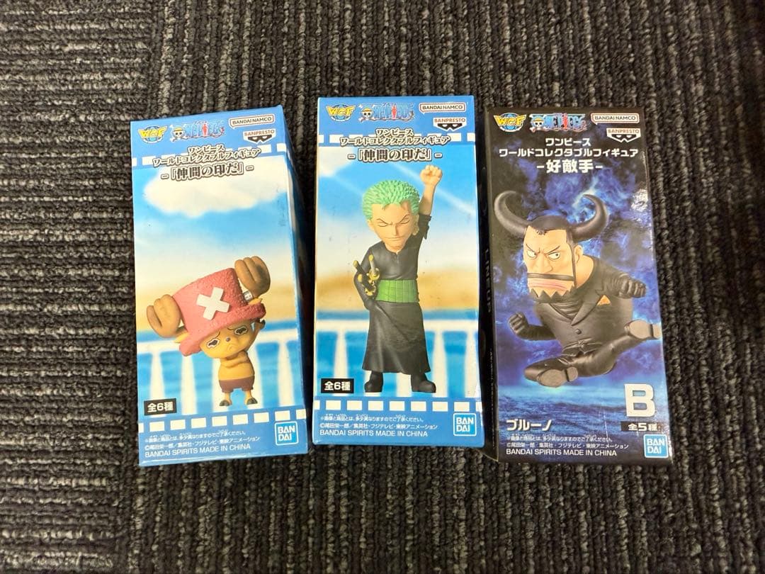 新品！ワンピース　フィギュア、ルームライトなど