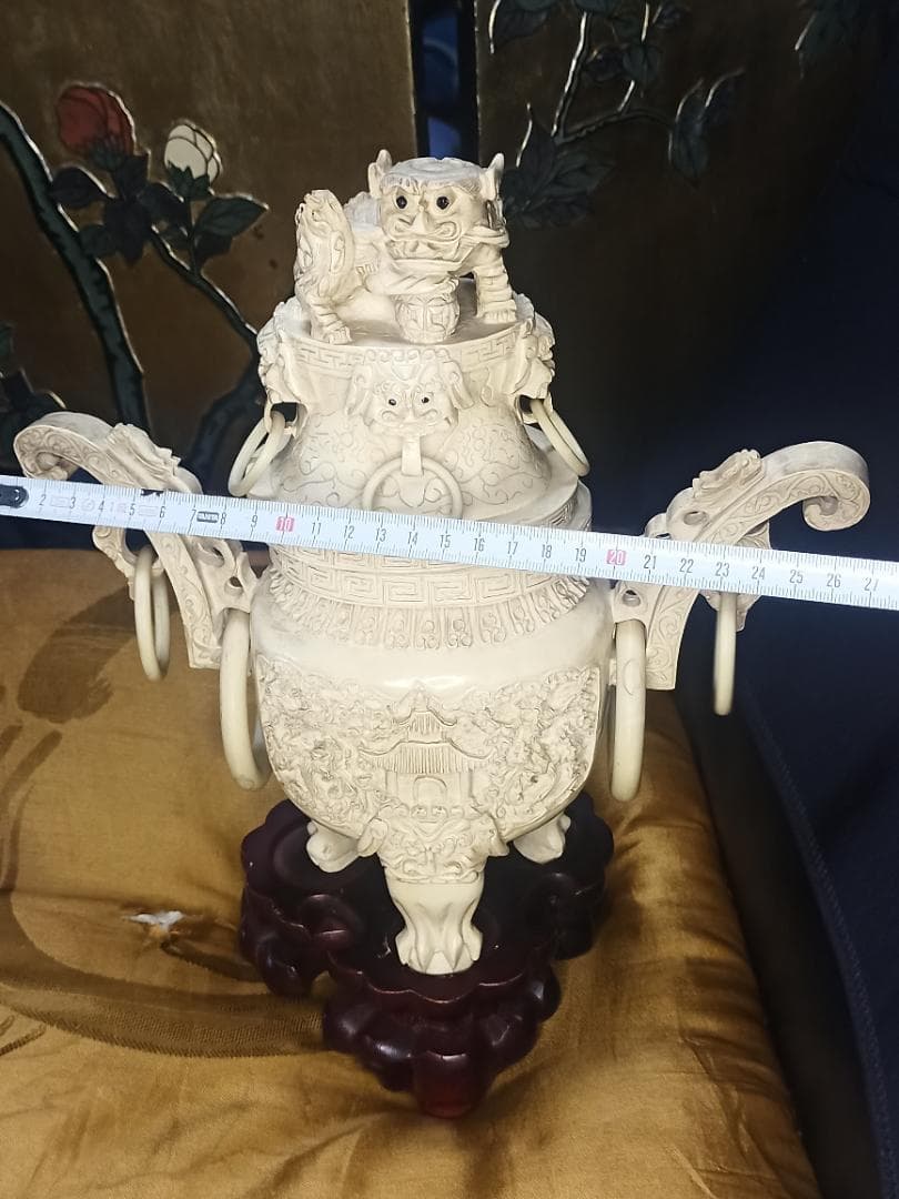獅子彫刻 木製スタンド付き 飾り香炉 彫刻 骨董風 インテリア