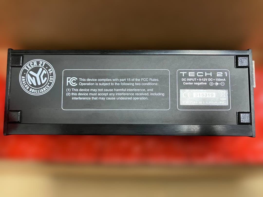 TECH 21 Fuzzy Brit ギターエフェクター