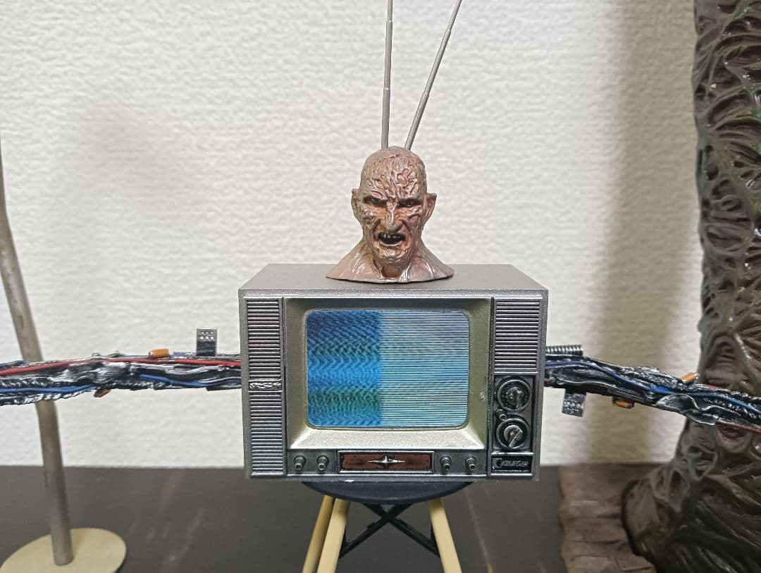 専用　NECA　フレディTV