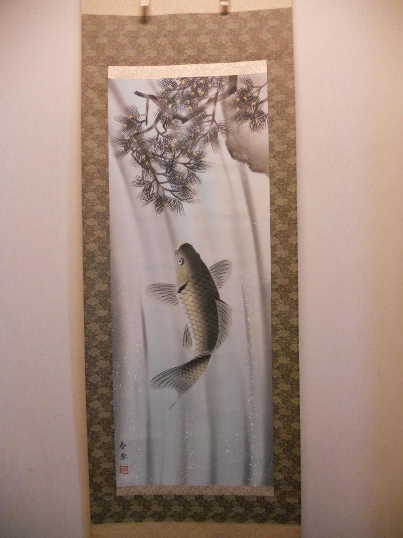 掛け軸 春雪 鯉の滝登り 絹本 希少 軸装 茶道具 掛軸 美品 です。