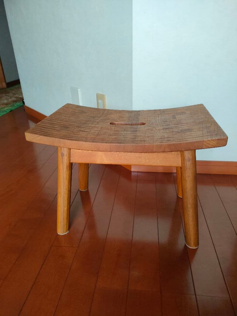 木製 曲線形状 スツール