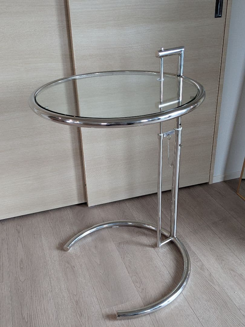 Eileen Grayサイドテーブル (リプロダクト)