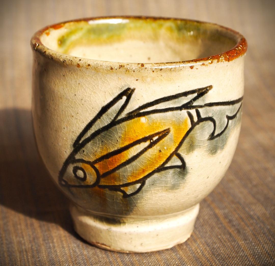 希少作★金城次郎【人間国宝】★壺屋焼き魚紋湯のみＡ★共箱・栞