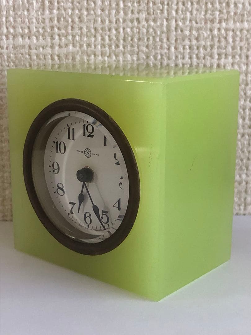 精工舎　ウランガラス置き時計　アンティーク　レトロ　骨董品　置き時計