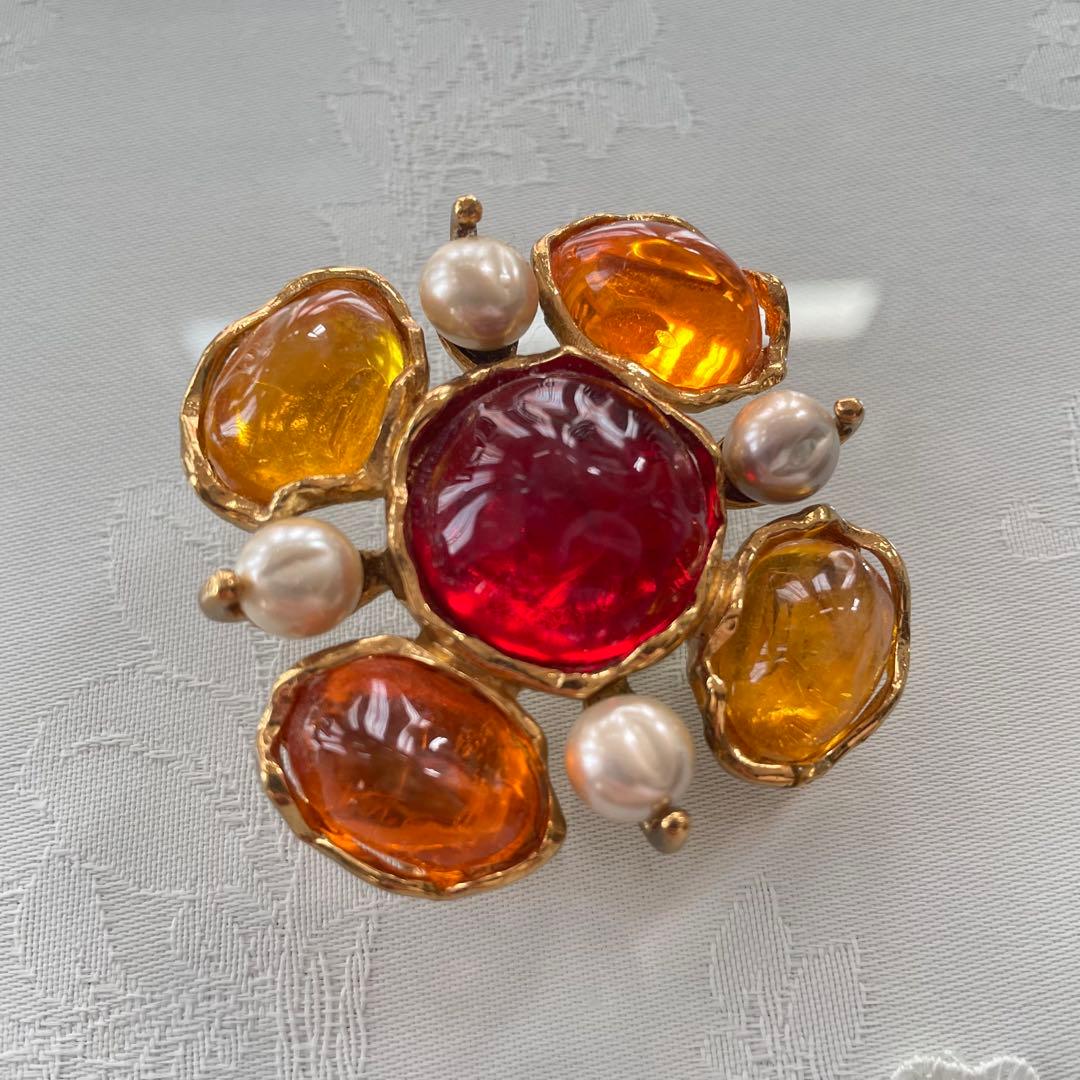 イブサンローラン　ブローチ　ヴィンテージ