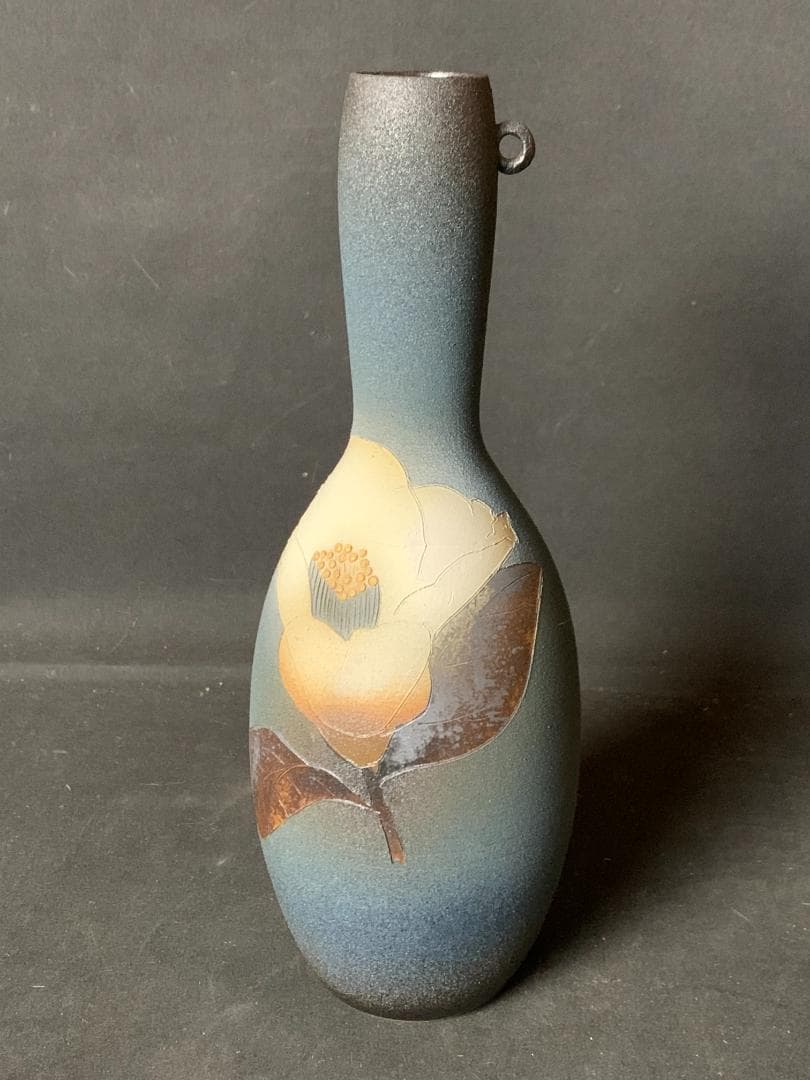 林小六造 泥彩 椿図 耳付 一輪生 共箱 共布　楠部弥弌師事 867