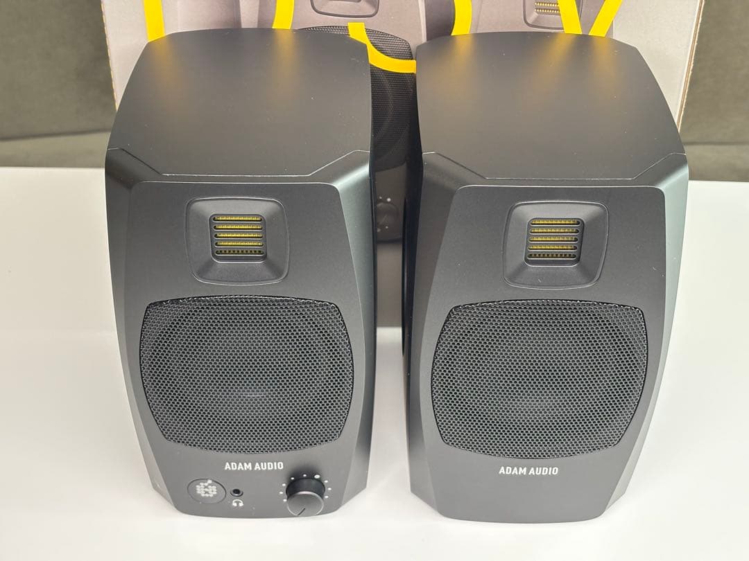 ADAM Audio D3V パワードスタジオモニター