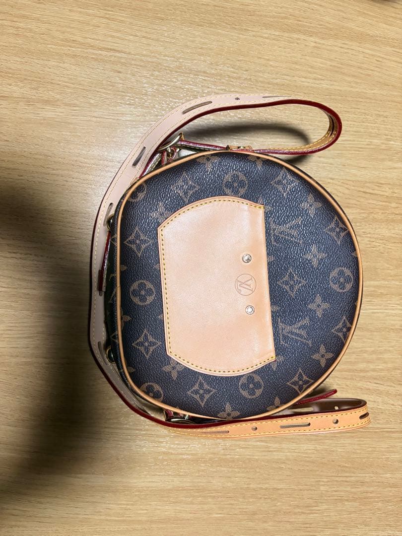 Louis Vuitton モノグラム ラウンドショルダーバッグ