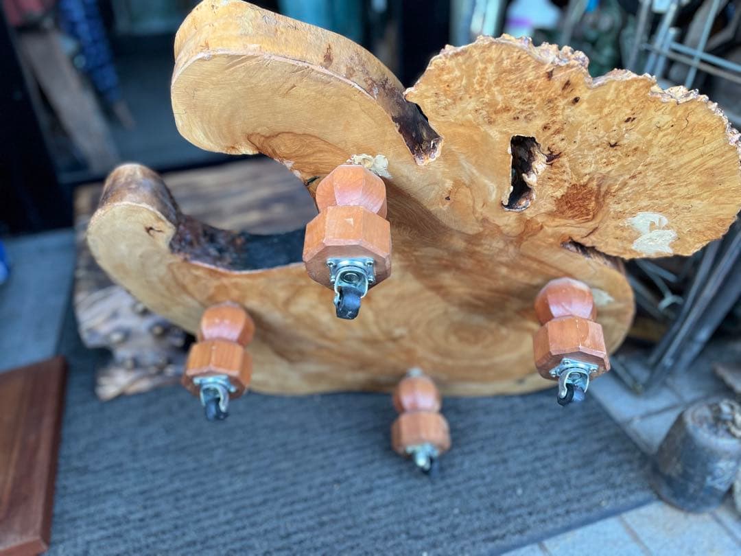 切り株座卓、木株座卓、ゴブのテーブル、鑑賞台、飾り台、タイヤ付き座卓