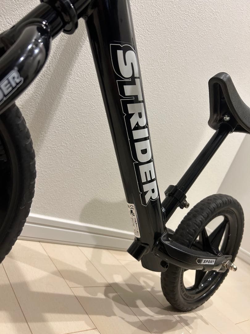 ストライダー ブラック 12インチ スポーツモデル 本体 ブラック 日本正規品