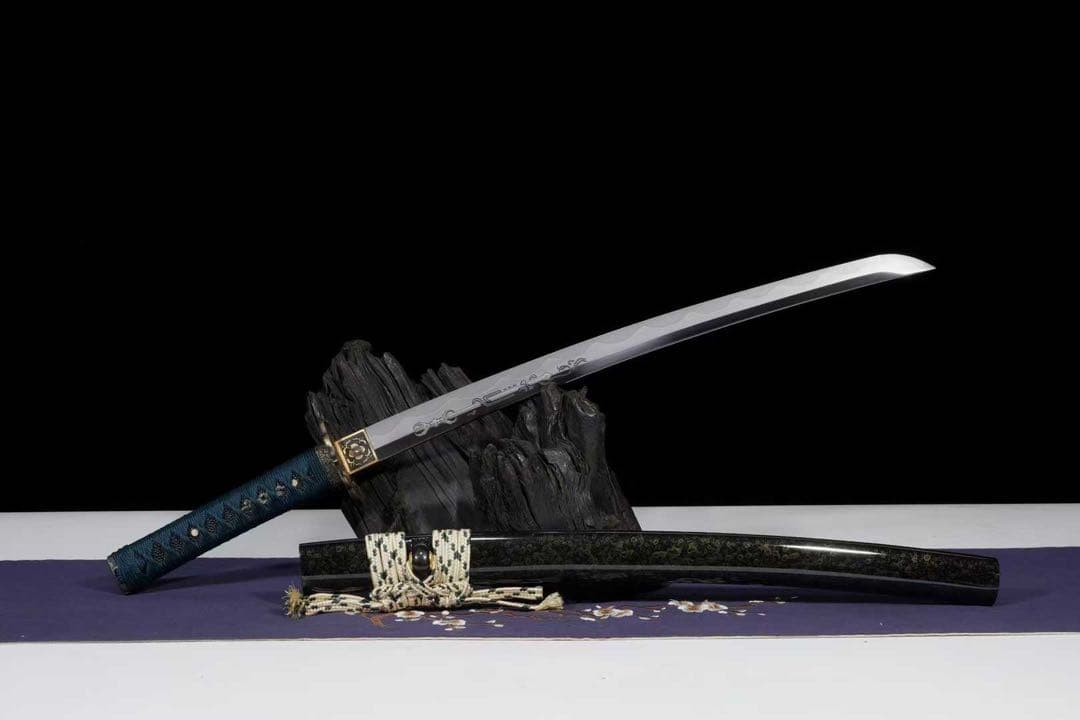 青龍彫物 脇差 三色研ぎ 武具 舞踊刀 日本刀 美術刀 刀装具