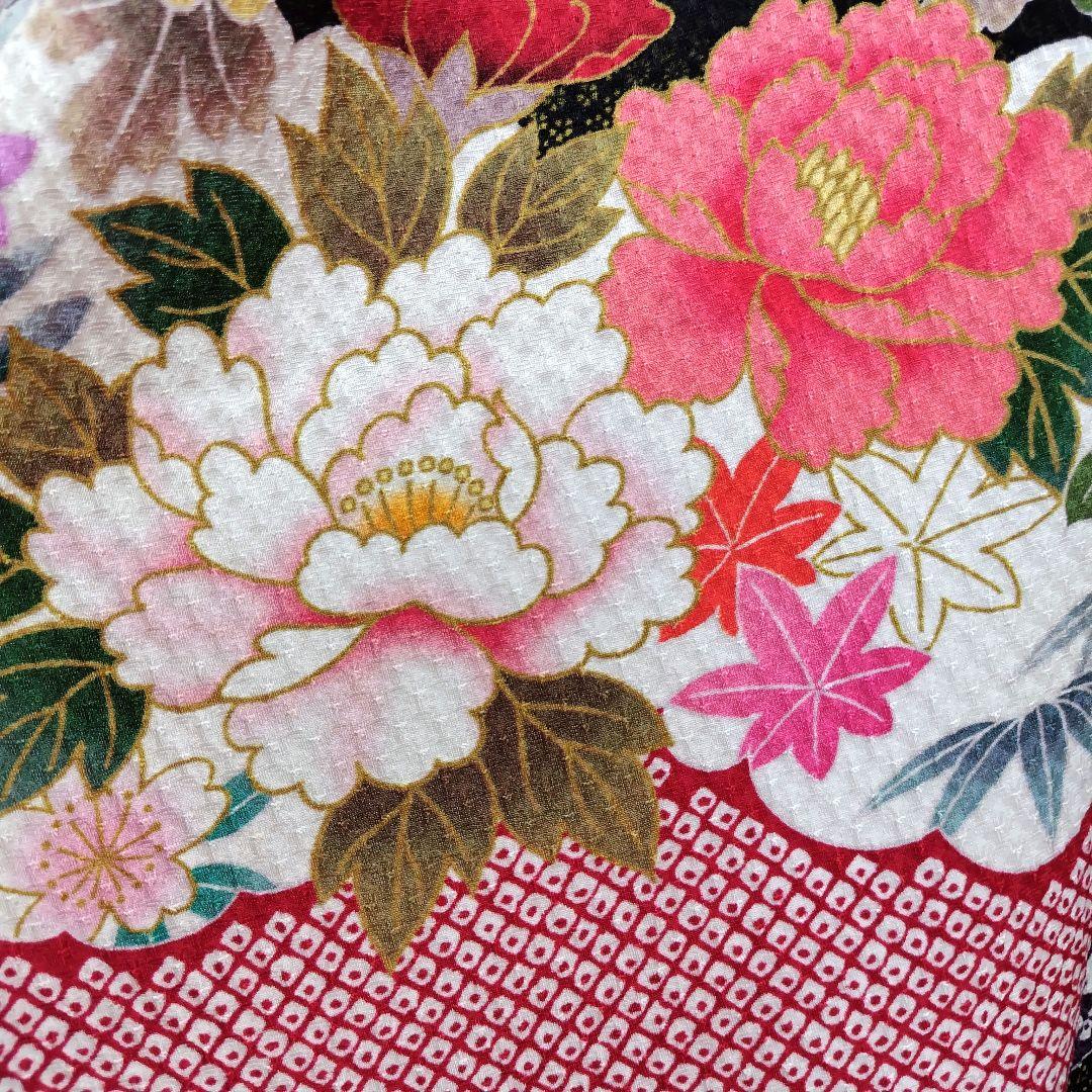 振袖フルセット(7点)・総絞り・エンボス加工・古典柄・金駒刺繍・花模様・金彩加工