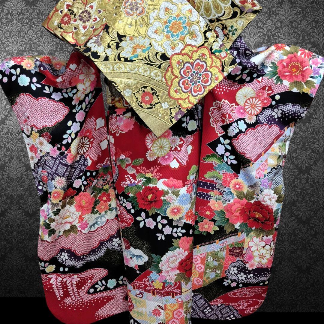 振袖フルセット(7点)・総絞り・エンボス加工・古典柄・金駒刺繍・花模様・金彩加工