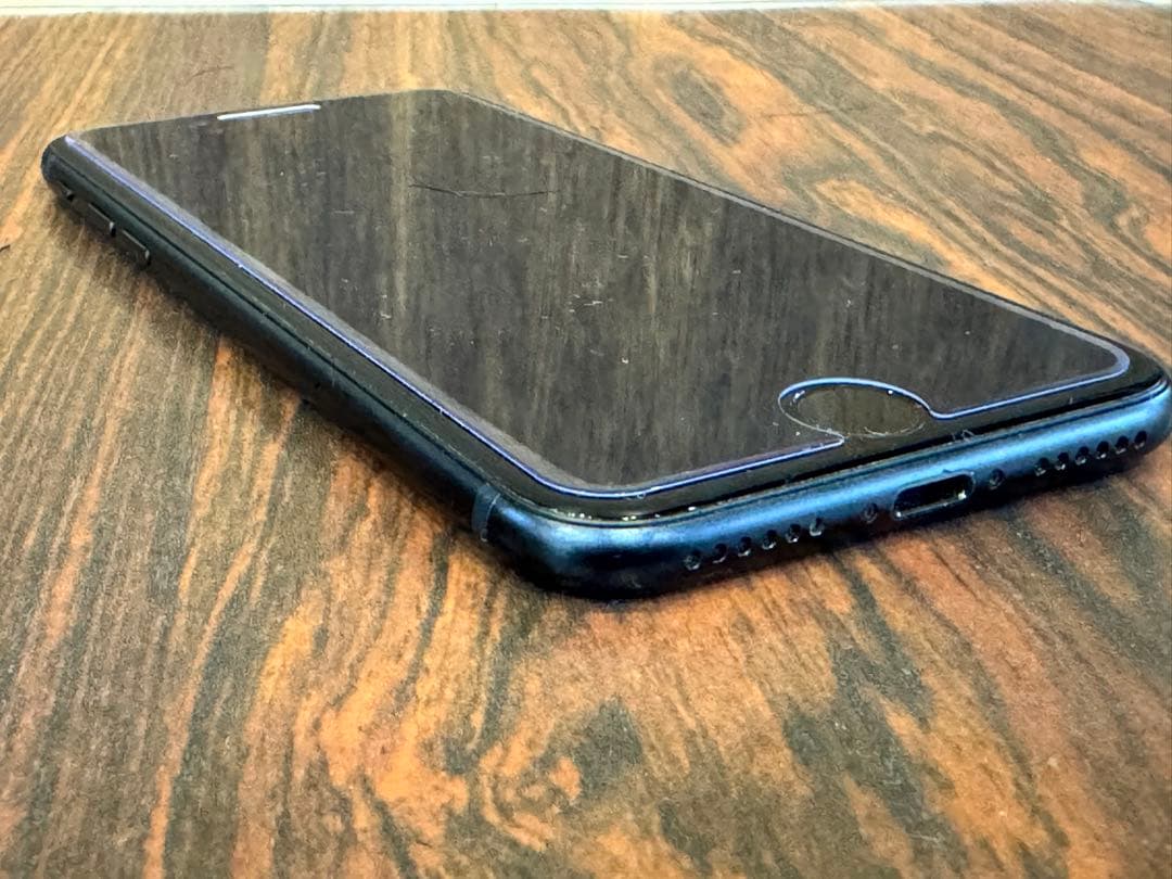 1794 Apple iPhone SE3 ブラック バッテリー100%