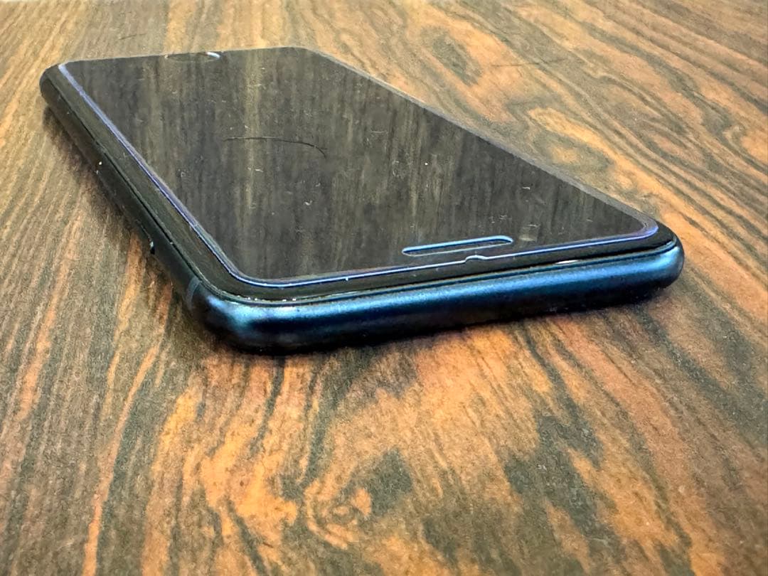 1794 Apple iPhone SE3 ブラック バッテリー100%