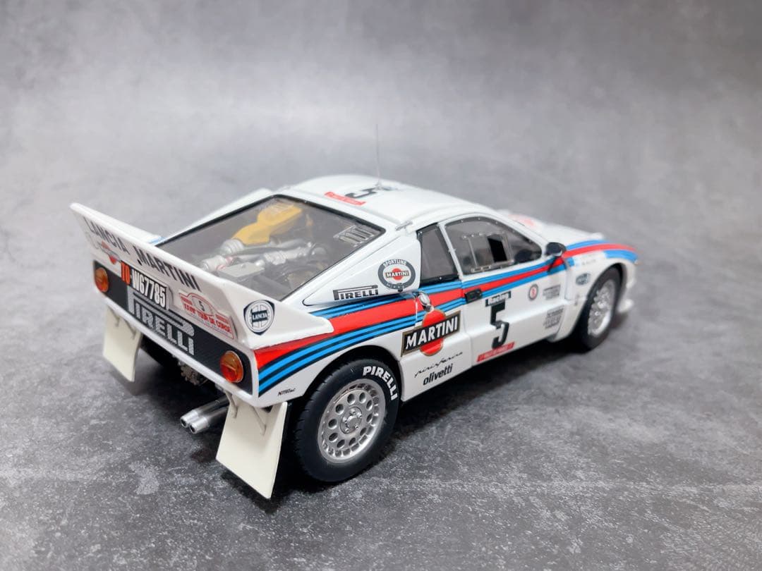 1/18 ランチア　037ラリー　1984 No.5 京商　マルティニ