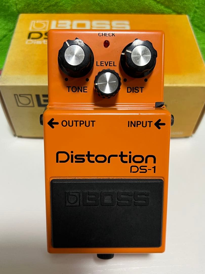 1982年 箱付美品 BOSS DS-1 ディストーション エフェクター 日本製